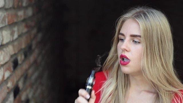 Insider Guide to đá gà trực tiếp hôm nay c1 c2 c3 c4 Live Streams and Savvy Breaks with coffee mate e-cigarette for Viewers