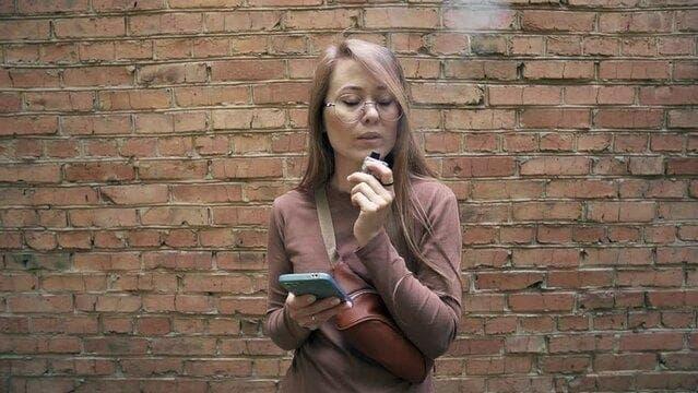 What is e cigarettes and why e-cigarettes matter for smokers looking for safer alternatives and buying tips