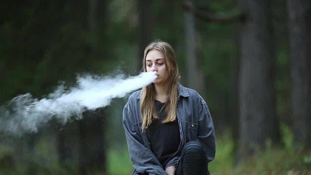 E-cigarete vs e go cigarette comparison and buying guide for flavor battery life and price