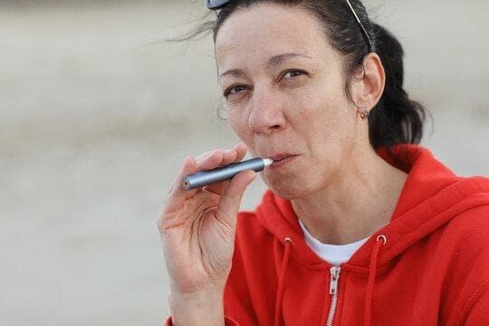 New research on da ga truc tiep 67 offers insights and asks is electronic cigarette better for adult smokers