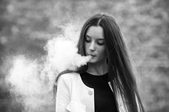 Vape Health Guide 2025 Explains icd 10 e cigarette use and Why Vape Users Should Track Their Vaping Risks